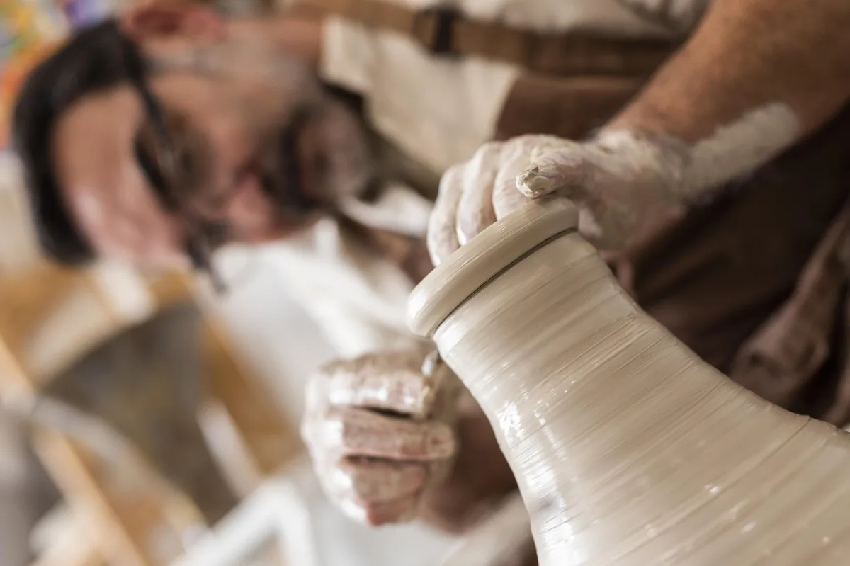 What is a Ceramic Lampshade and How is it Produced? – A Comprehensive Guide