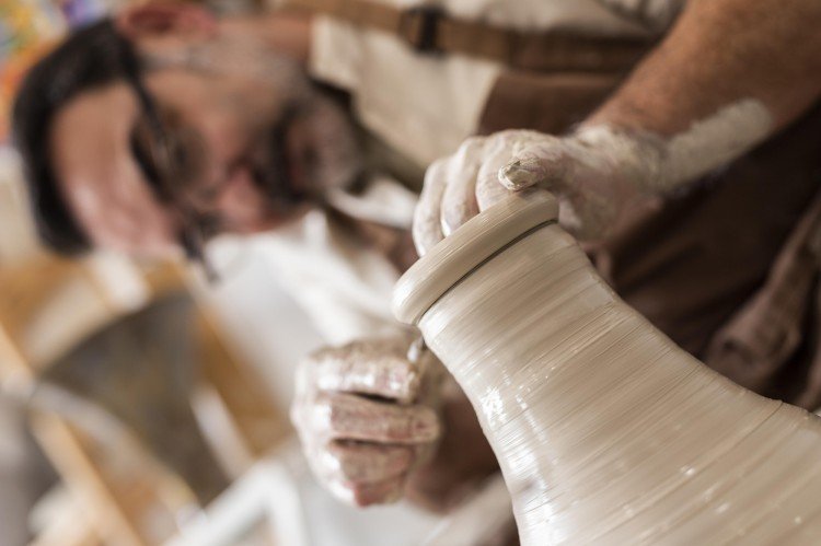 What is a Ceramic Lampshade and How is it Produced? – A Comprehensive Guide